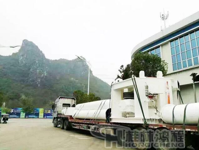 桂林鴻程磨粉機廠發貨現場 桂林鴻程磨粉機廠發貨現場