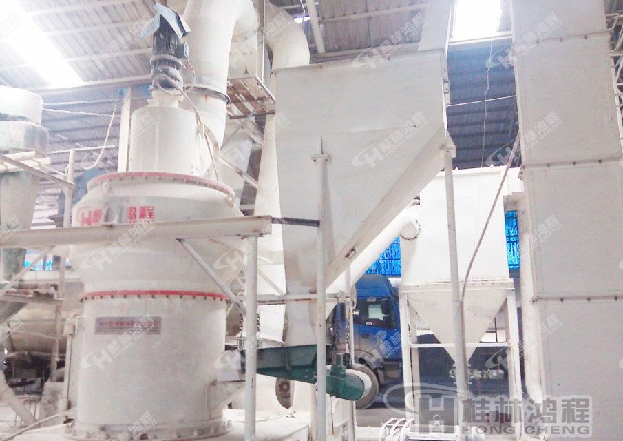 白云石雷蒙磨，白云石磨粉機，白云石破碎機，出粉細度達80-600目