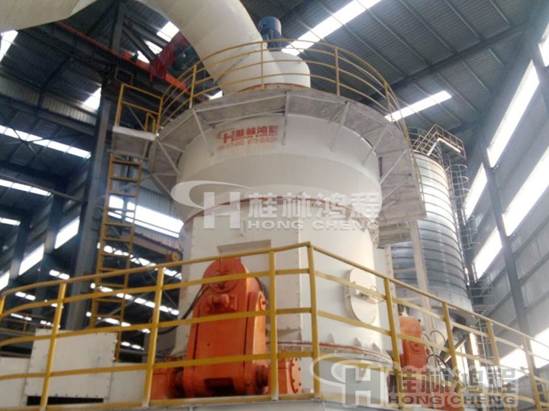 325目高嶺土超細(xì)微粉磨HLM立式磨粉機(jī) 325目高嶺土超細(xì)微粉磨HLM立式磨粉機(jī)