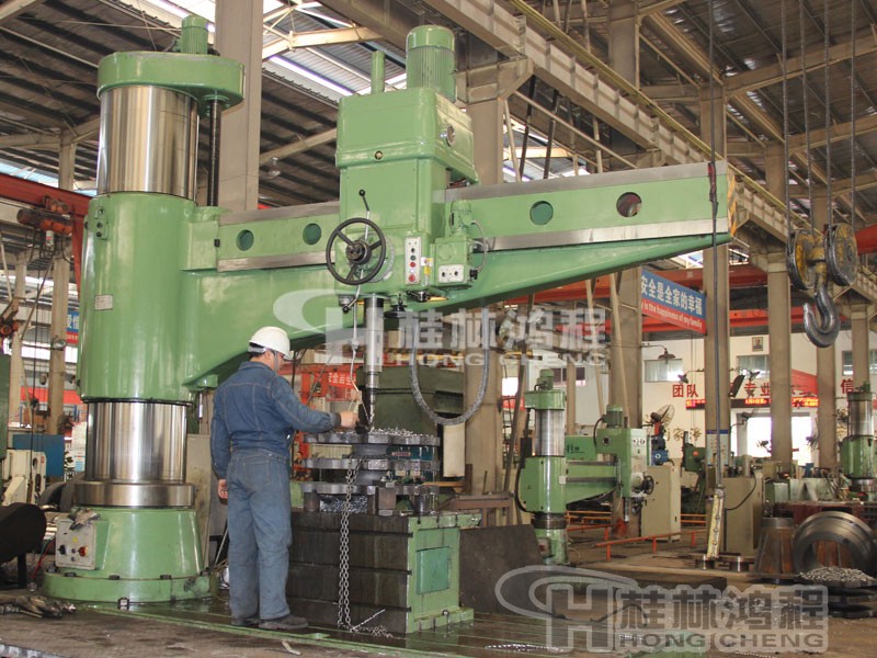 雷蒙機生產流程三:精工打磨 雷蒙機生產流程三:精工打磨