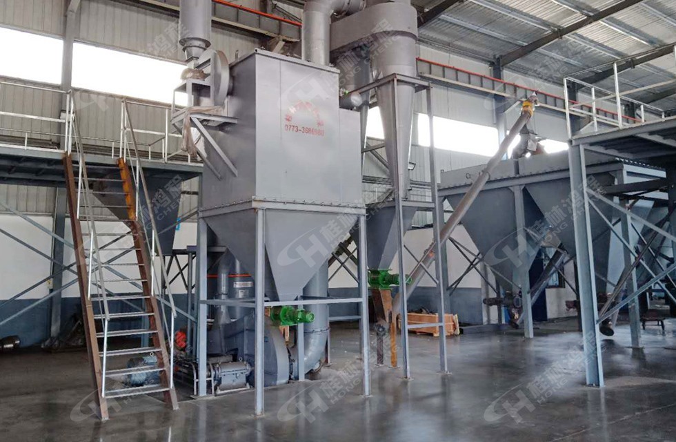 五氧化二礬R3220雷蒙磨粉機河南安陽客戶干凈整潔無法車間 產量達3噸 五氧化二礬R3220雷蒙磨粉機河南安陽客戶干凈整潔無法車間 產量達3噸