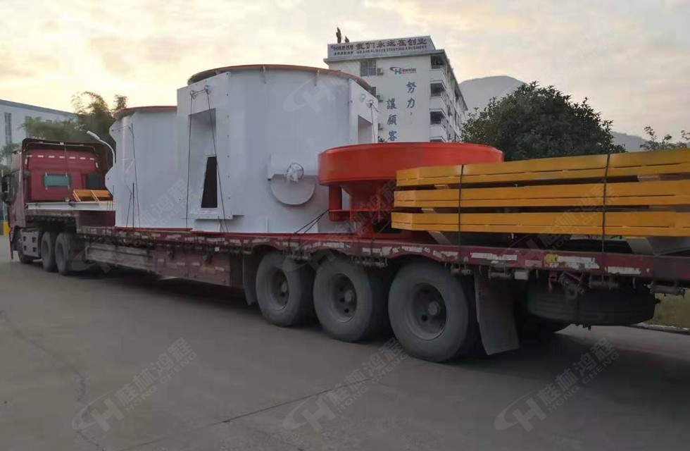 HLMX1700超細立磨主機部件安全捆綁于發車上 HLMX1700超細立磨主機部件安全捆綁于發車上