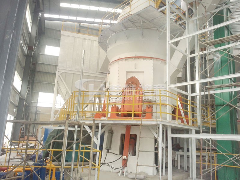 年產15萬噸的電廠石膏生產石膏粉優勢設備 HLM2400石膏立式磨 年產15萬噸的電廠石膏生產石膏粉優勢設備 HLM2400石膏立式磨