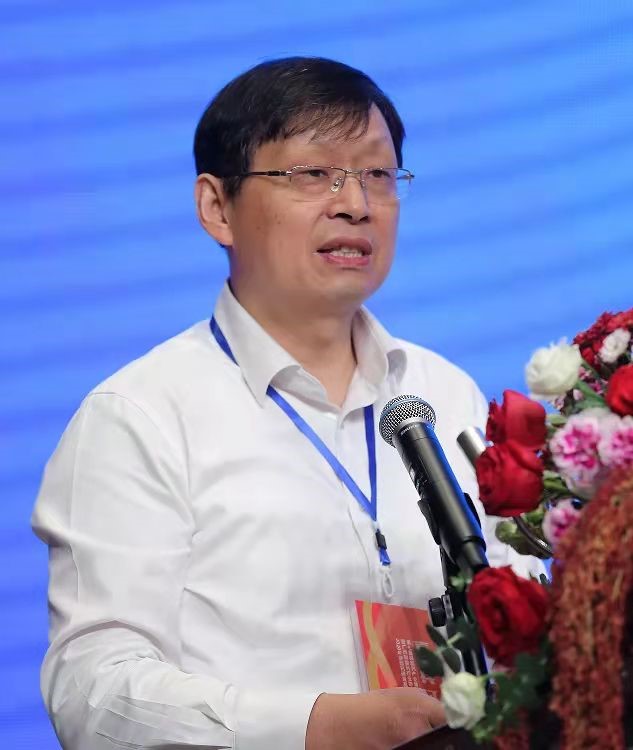 廣西大學校長助理、廣西碳酸鈣產業化工程院常務副院長、廣西碳酸鈣行業協會會長童張法圖片來源:廣西碳酸鈣產業化工程院