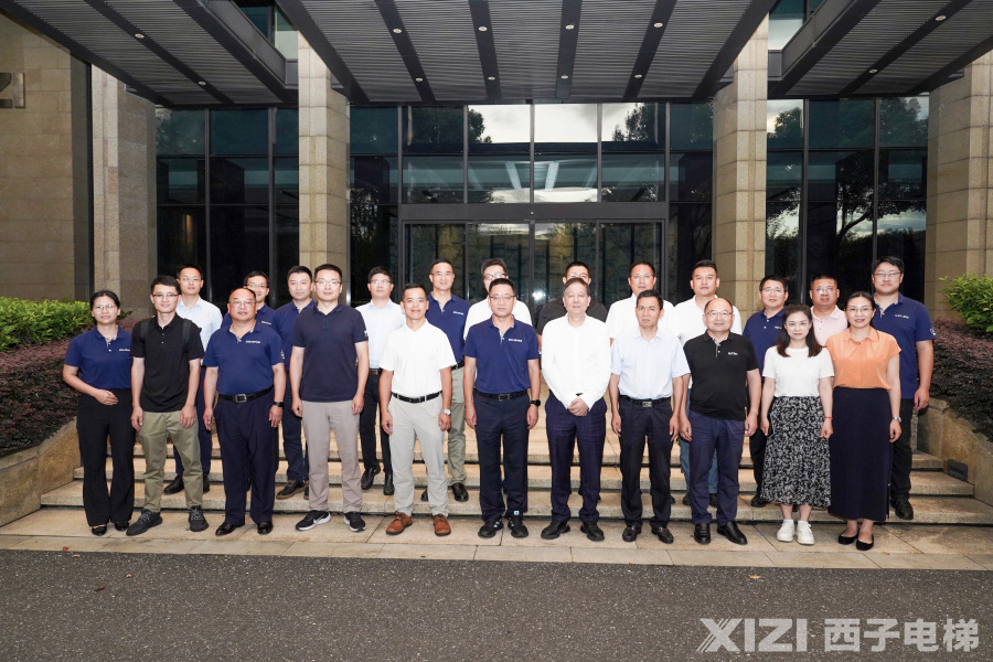 1730873740375231aXyC.jpg 合照.jpg